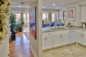 2 Bedroom, 2 Bath Deluxe (Entrance)