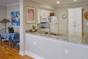 2 Bedroom, 2 Bath Deluxe (Kitchen)