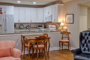 2 Bedroom, 2 Bath Standard (Kitchen)